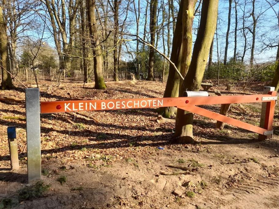 Gezellig Ingerichte Blokhut Op Een Rustig Park! Путен Екстериор снимка