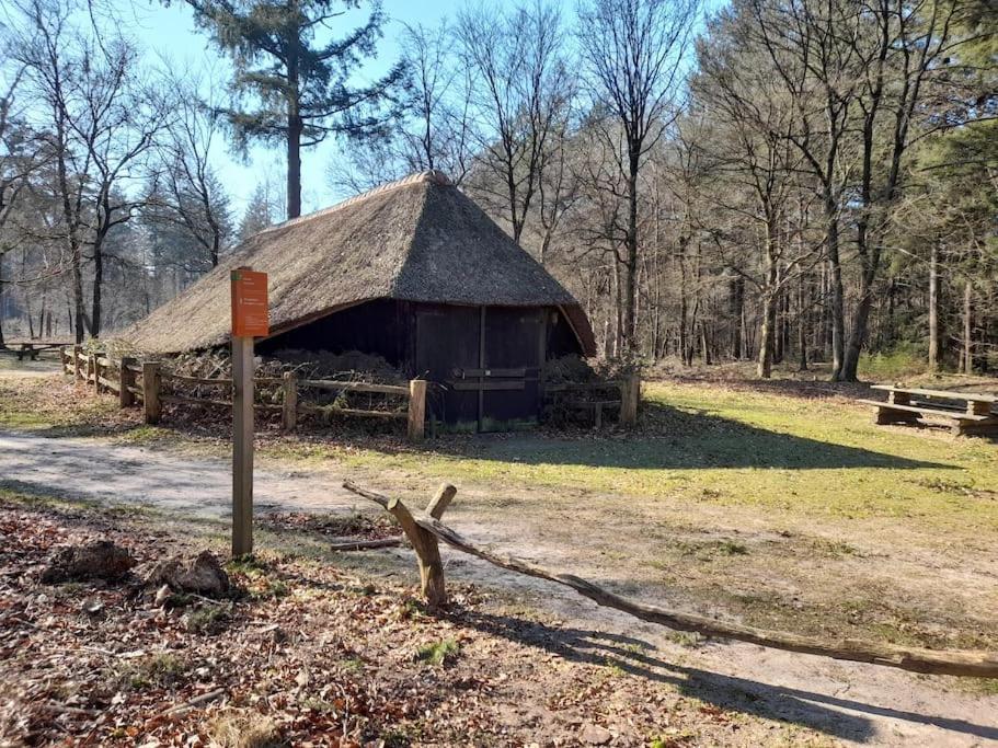 Gezellig Ingerichte Blokhut Op Een Rustig Park! Путен Екстериор снимка